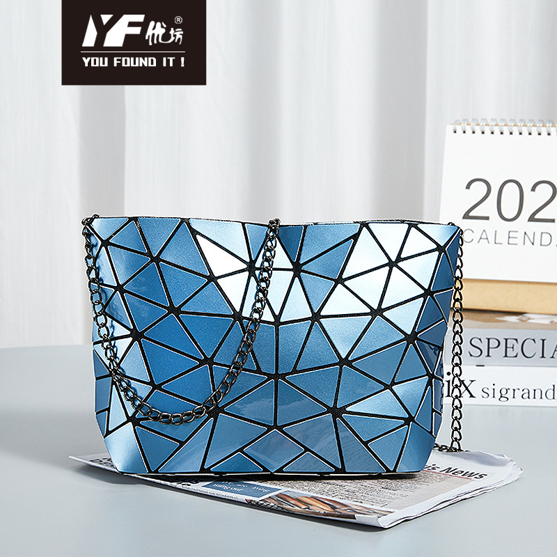 Fashion Geometric Luminous Clutch Handbags for Women Holographic Reflective Crossbody Bag Purse