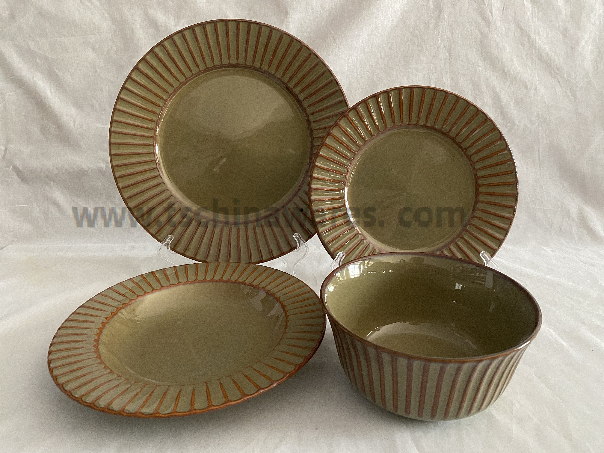 Reactive Glaze Dinnerware Set