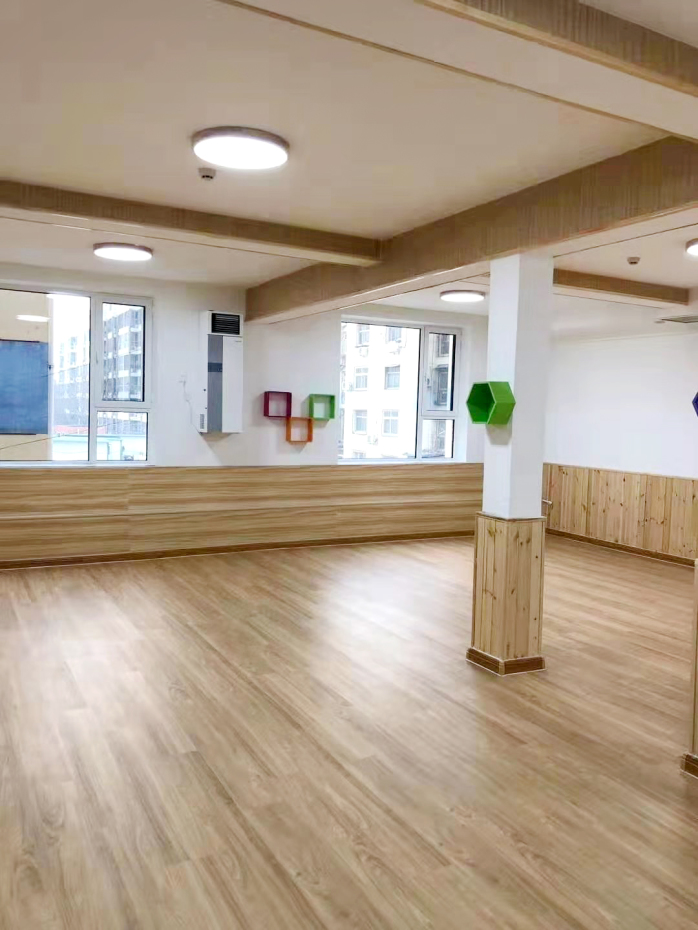 lifetime warranty, free samples, high-quality wood grain click planks LVT vinyl flooring
