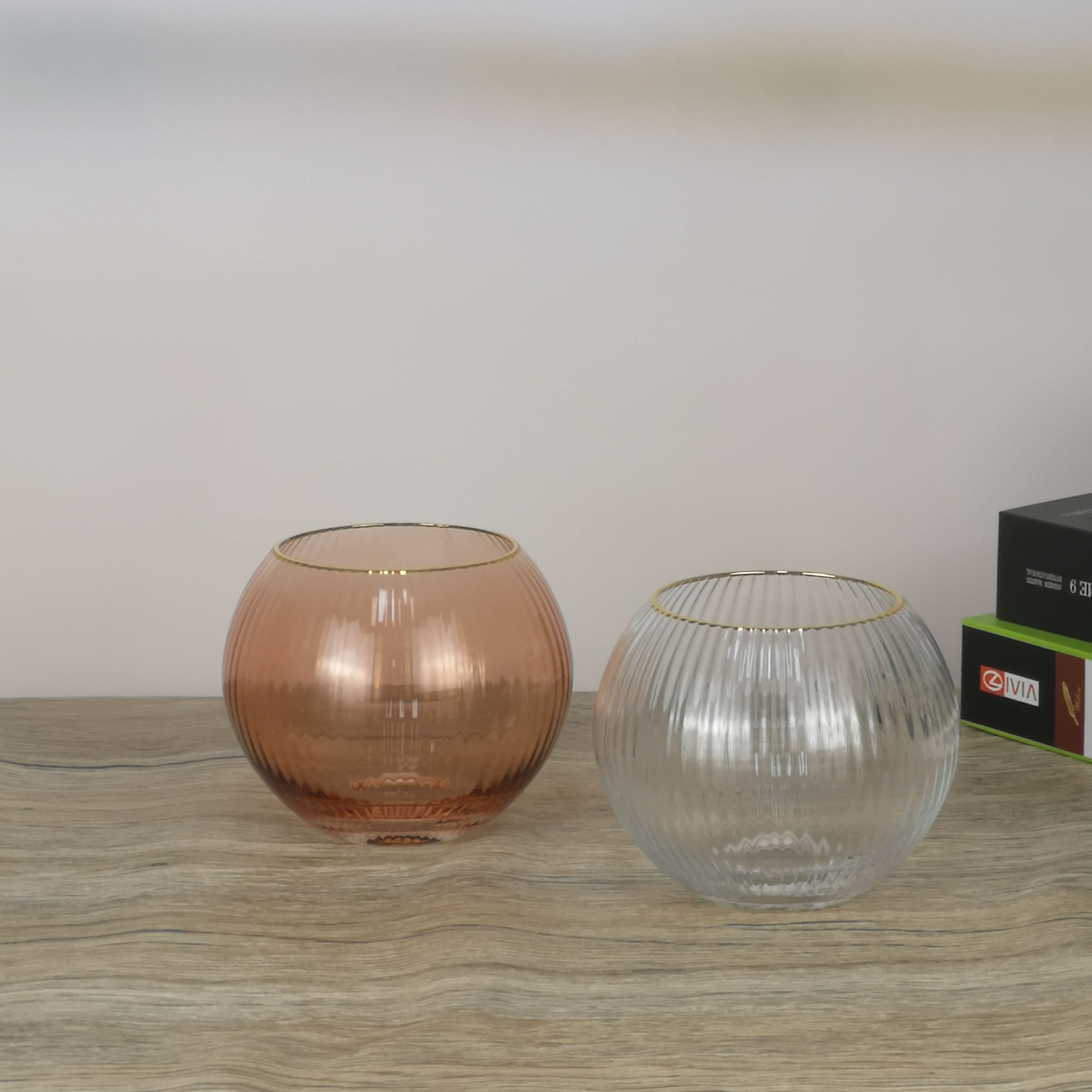 Vertical Ridge Tumbler Wine Glass with Gold Rim