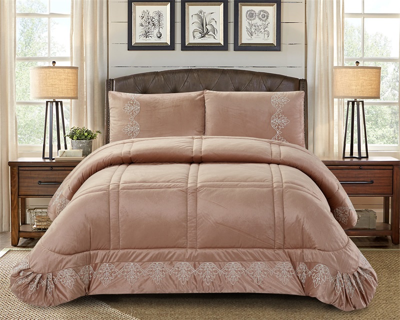 100% polyester embroidery velvet comforter set