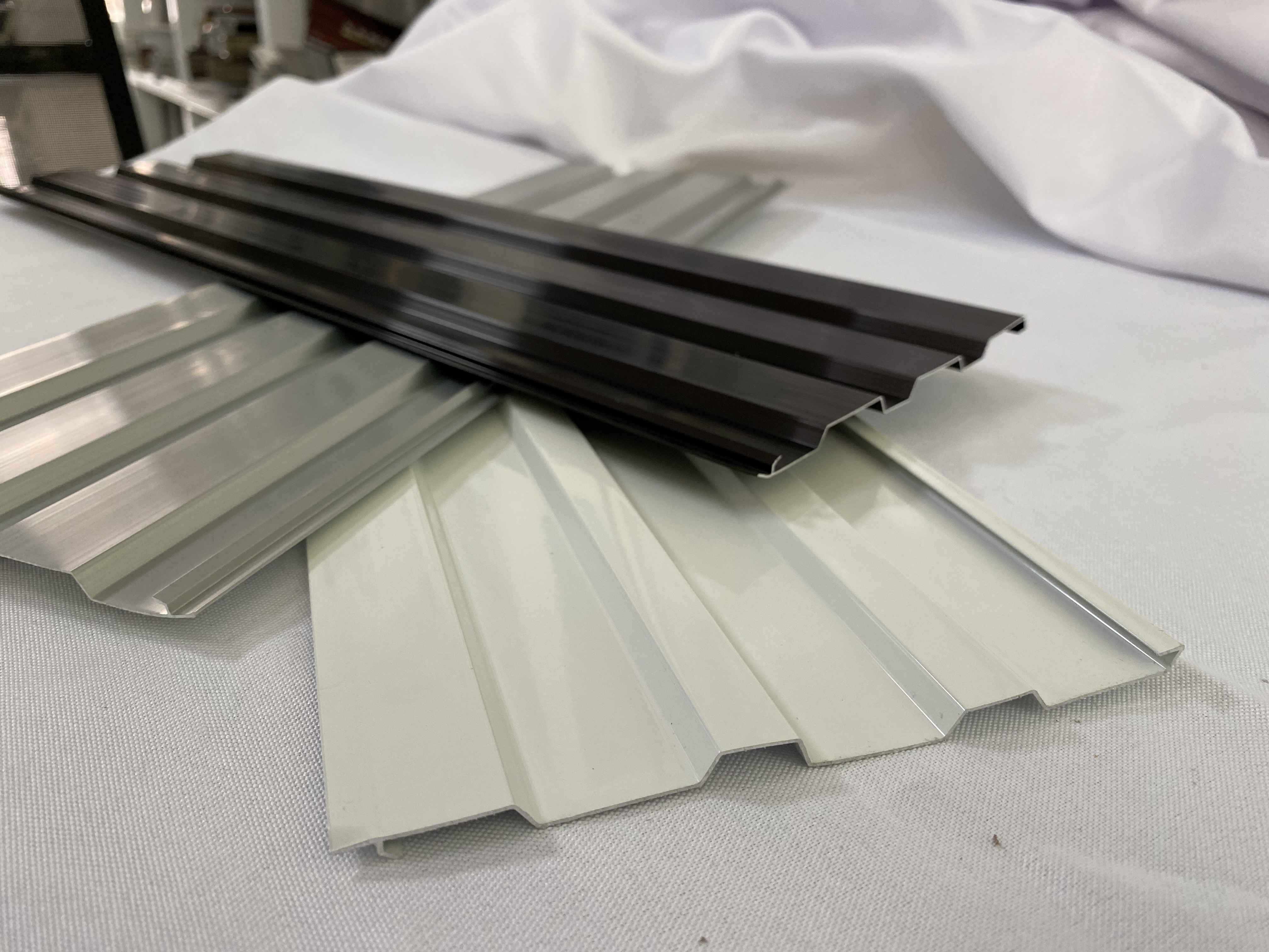 00a 6063t5 Anodized industrial aluminum extrusion profiles aluminum partion