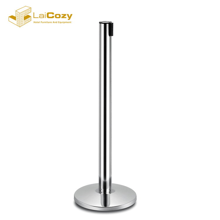 Retractable aluminium post