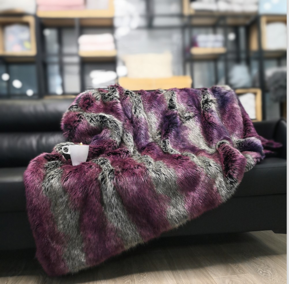 Decosy Decosy Faux Feather Throw Blanket(Purple Version)