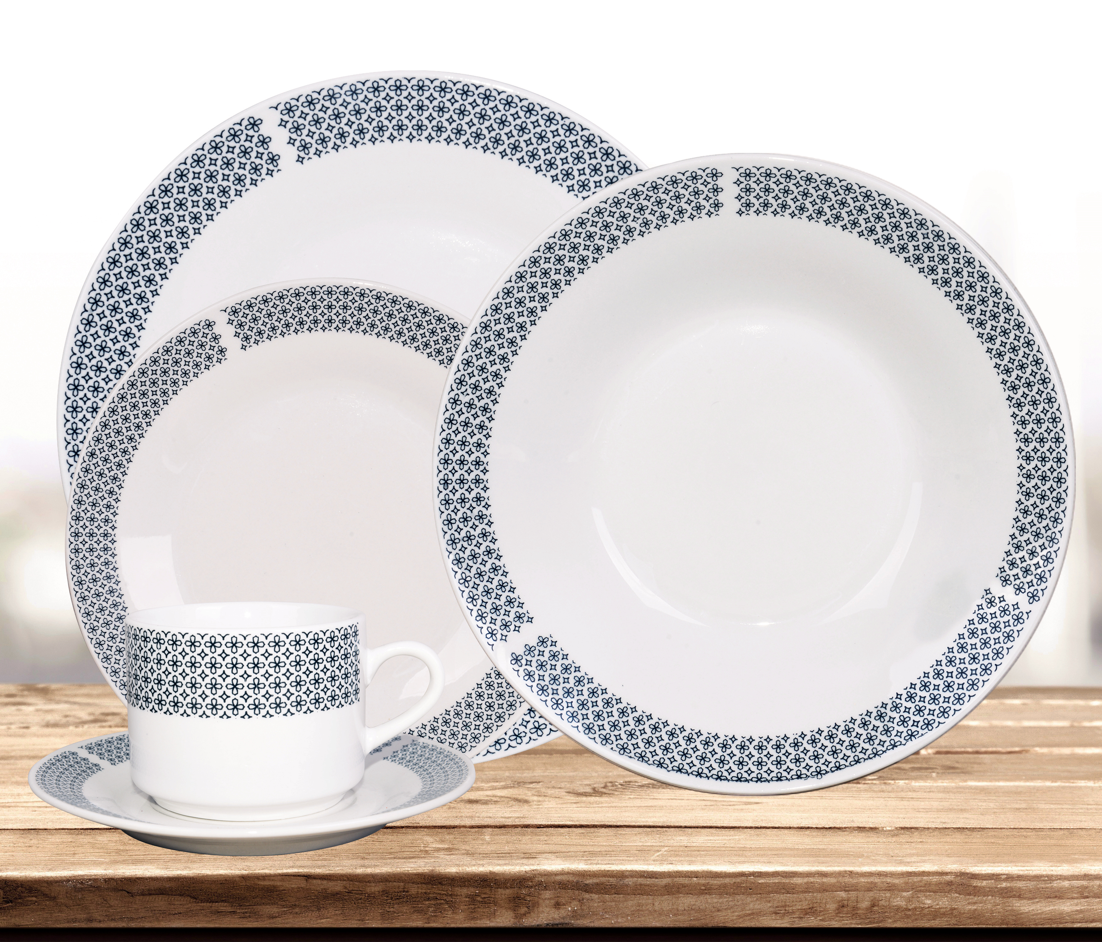 20 Piece Porcelain Dinnerware Set Full Decal