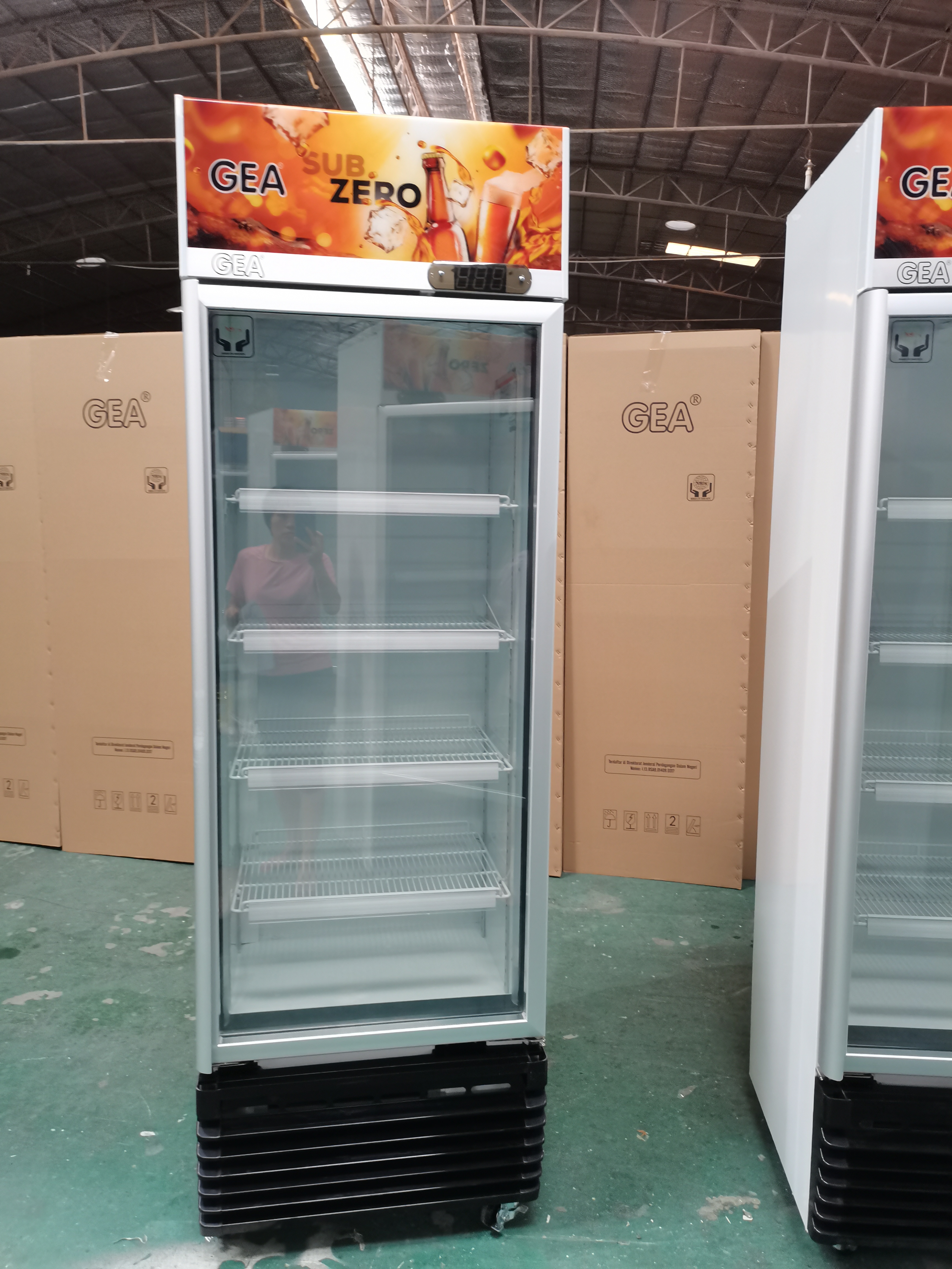 Showcase Cooler