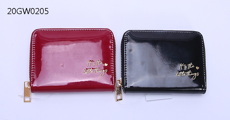 Patent leather emboss middle wallet
