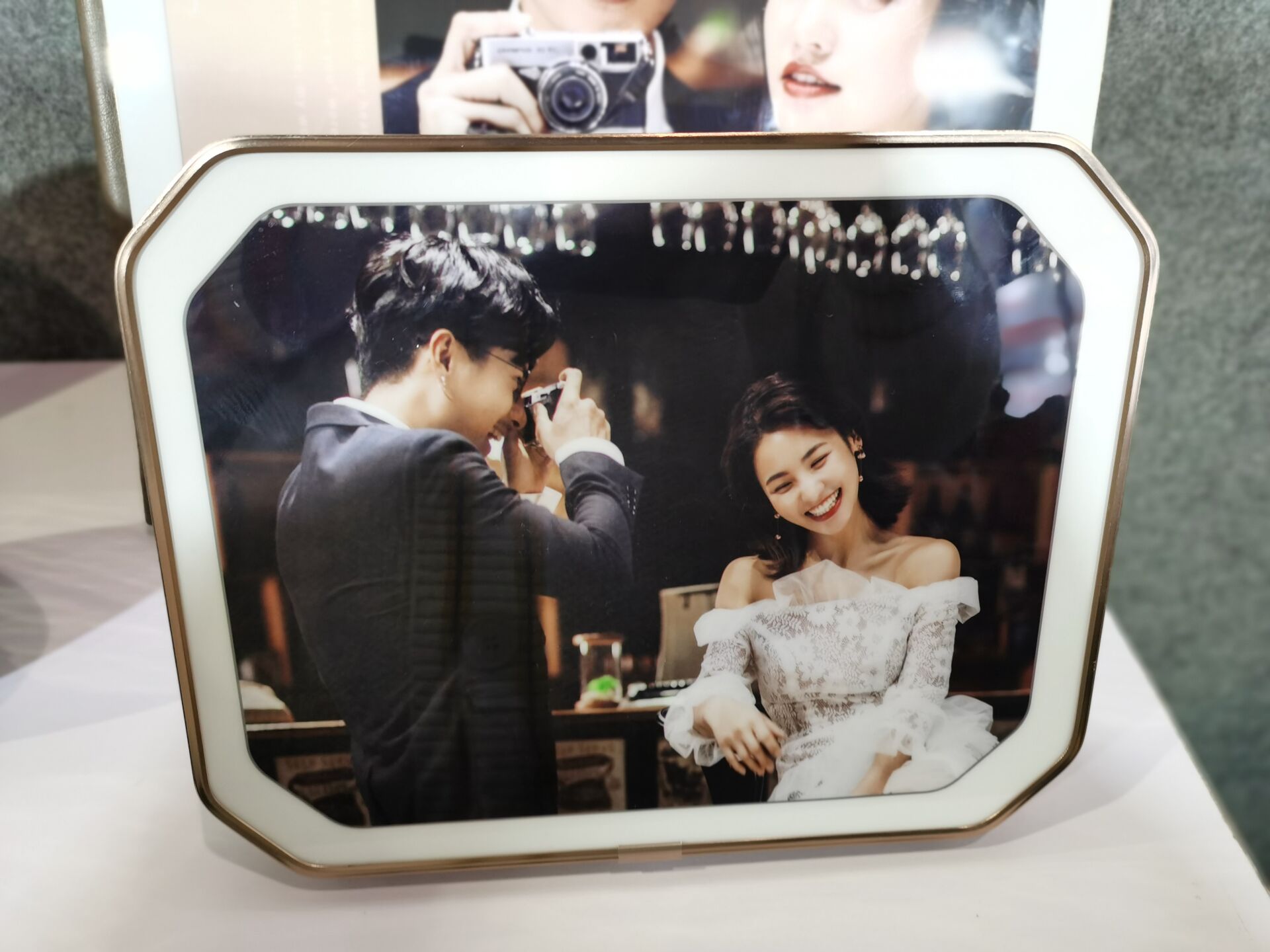 aluminum picture frame