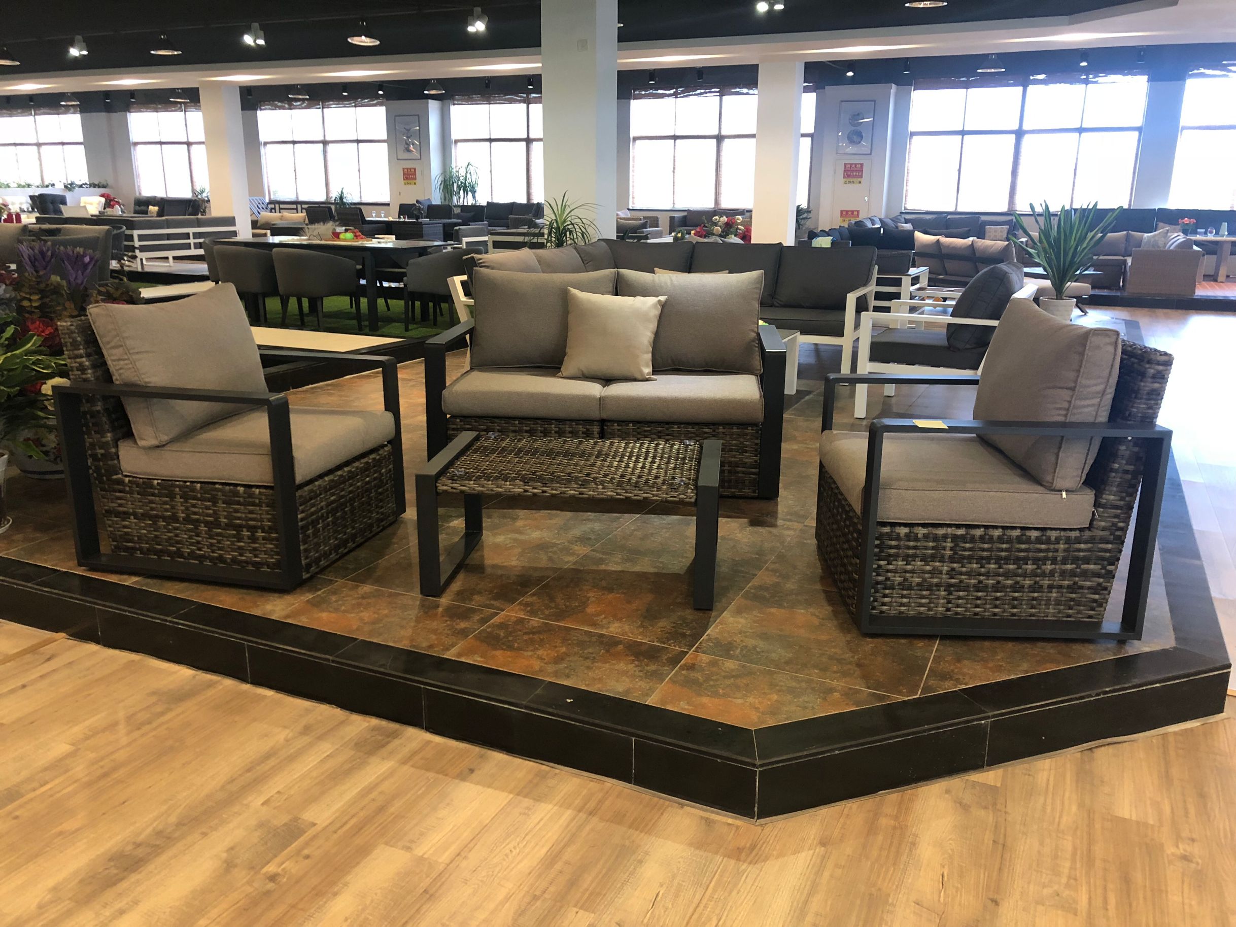Ningbo Baihui Furniture Co.,Ltd. – Outdoor bench 2