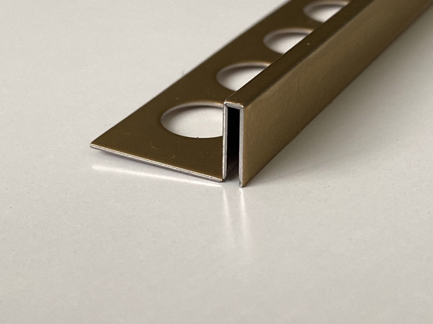 STAINLESS STEEL TILE TRIM SPU3(grooved）