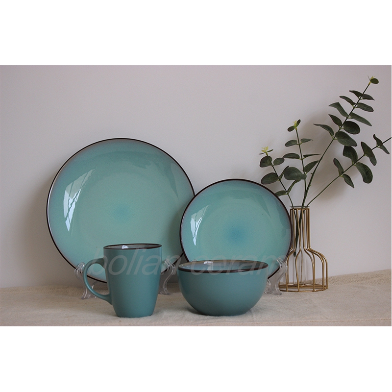 Reactive dinnerware