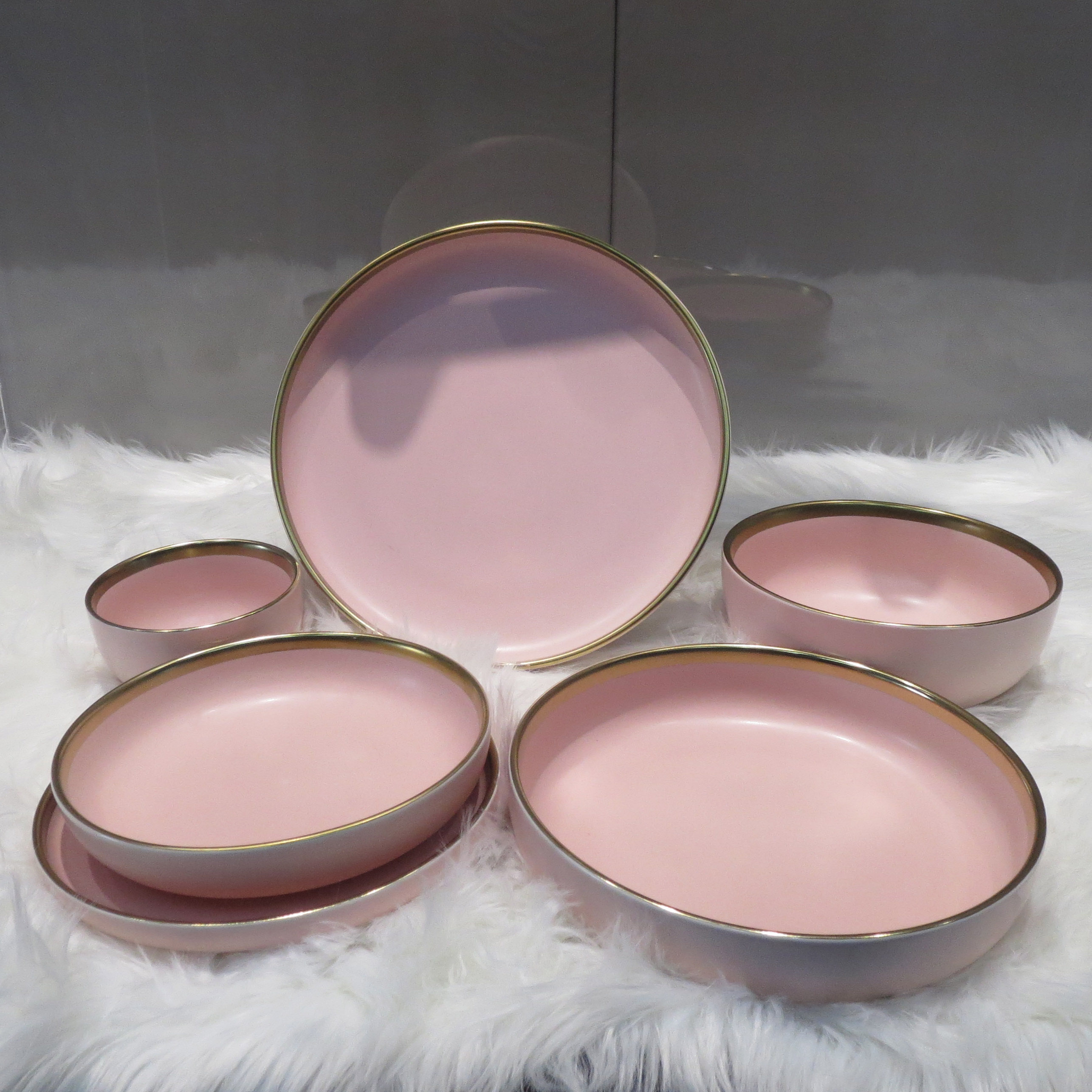Porcelain tableware