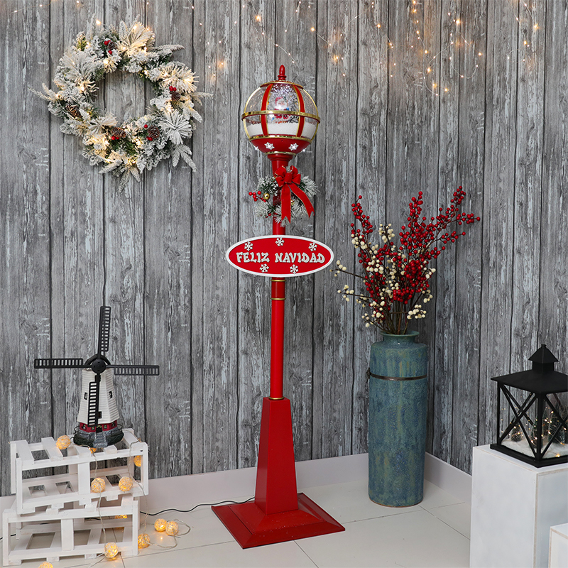 Redhouse christmas streetlamp