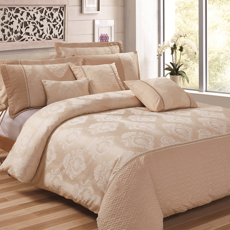Jintian Textile (Nantong) CO,. LTD – Polyester microfibre quilt 4