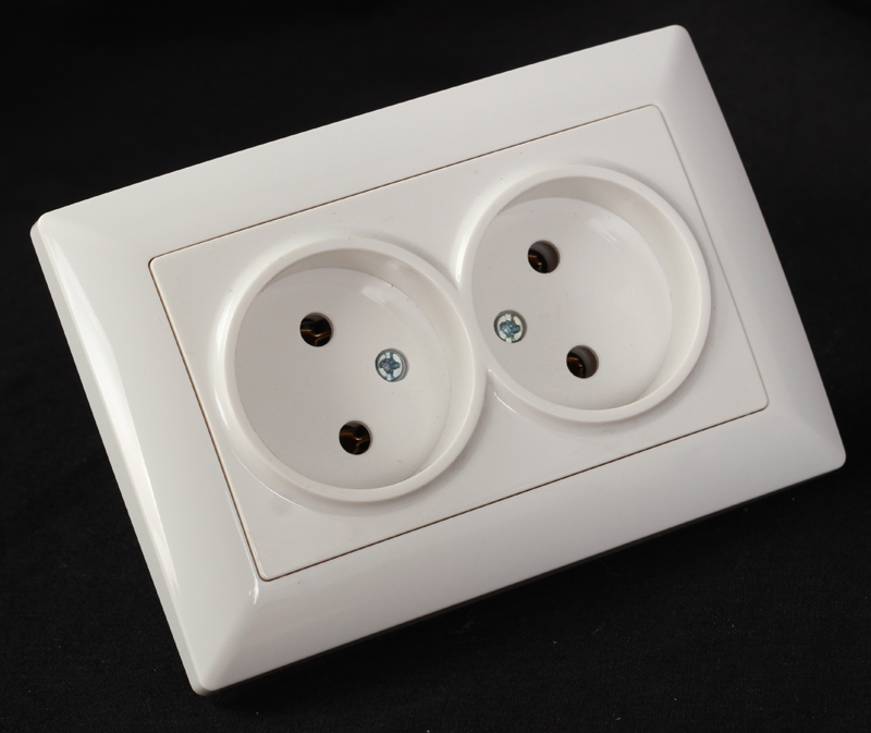 81W-16-09double socket