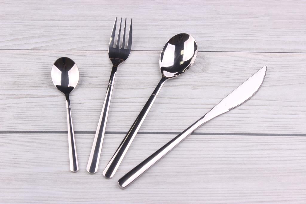 Stainless steel cutlery set