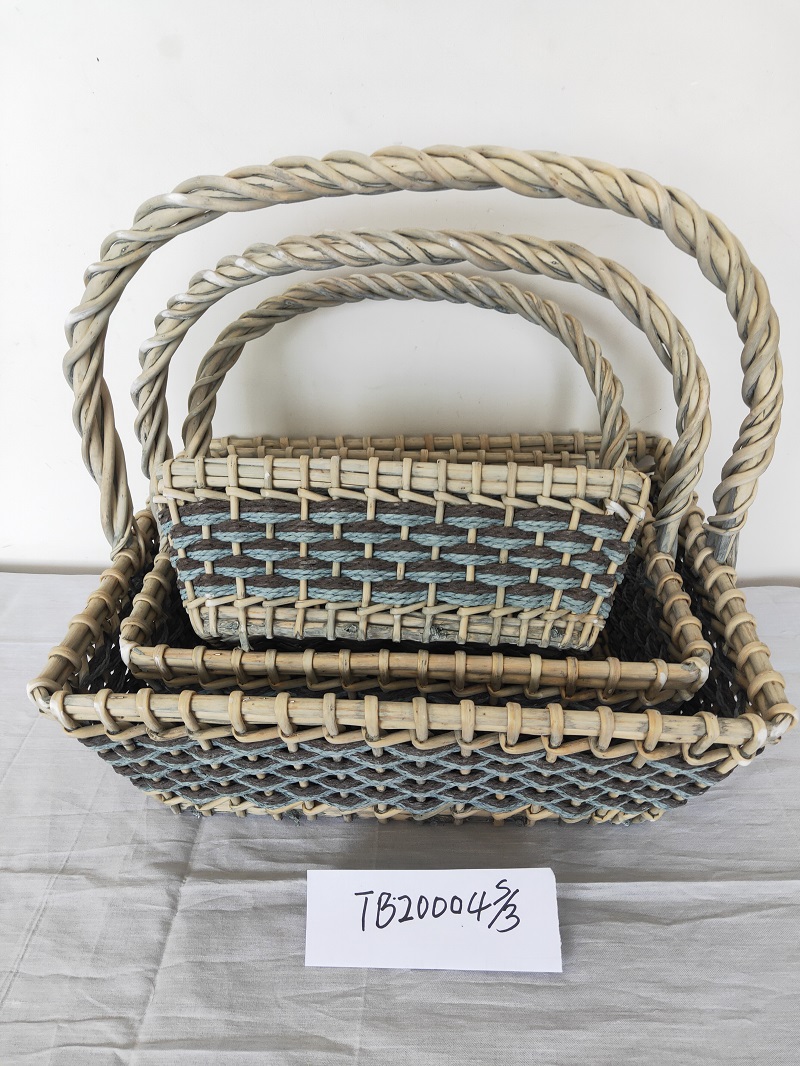 hand weaving gift basket