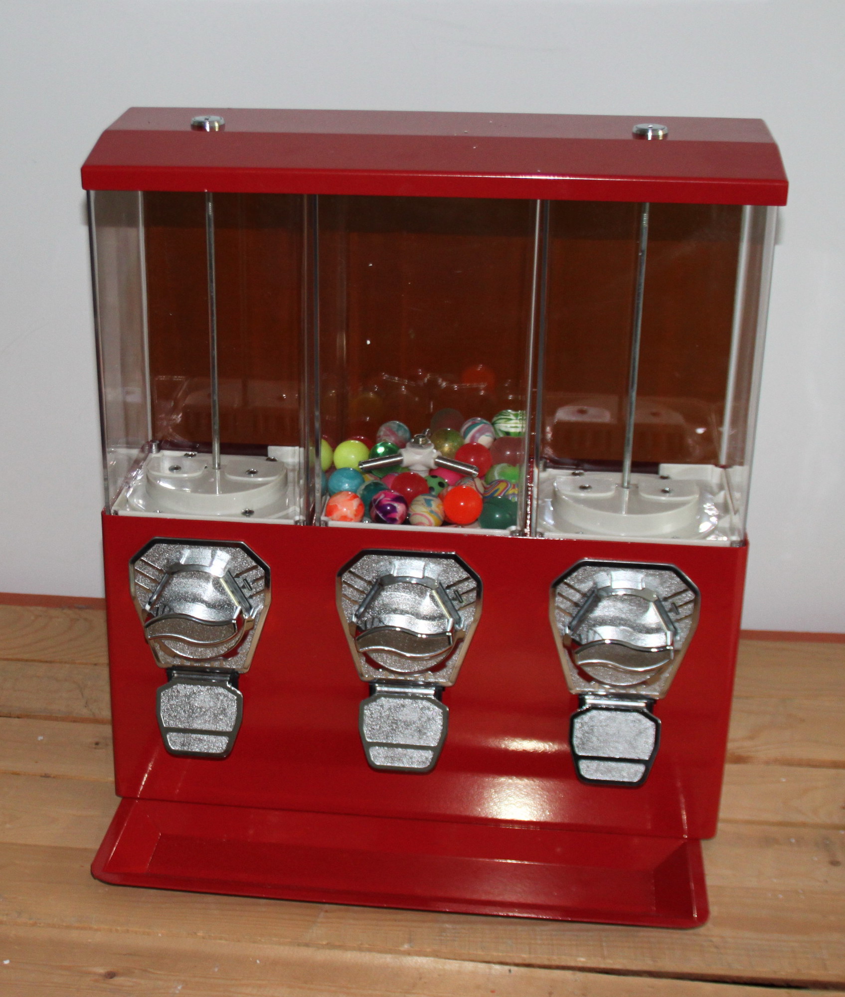 Triple head candy vending machine