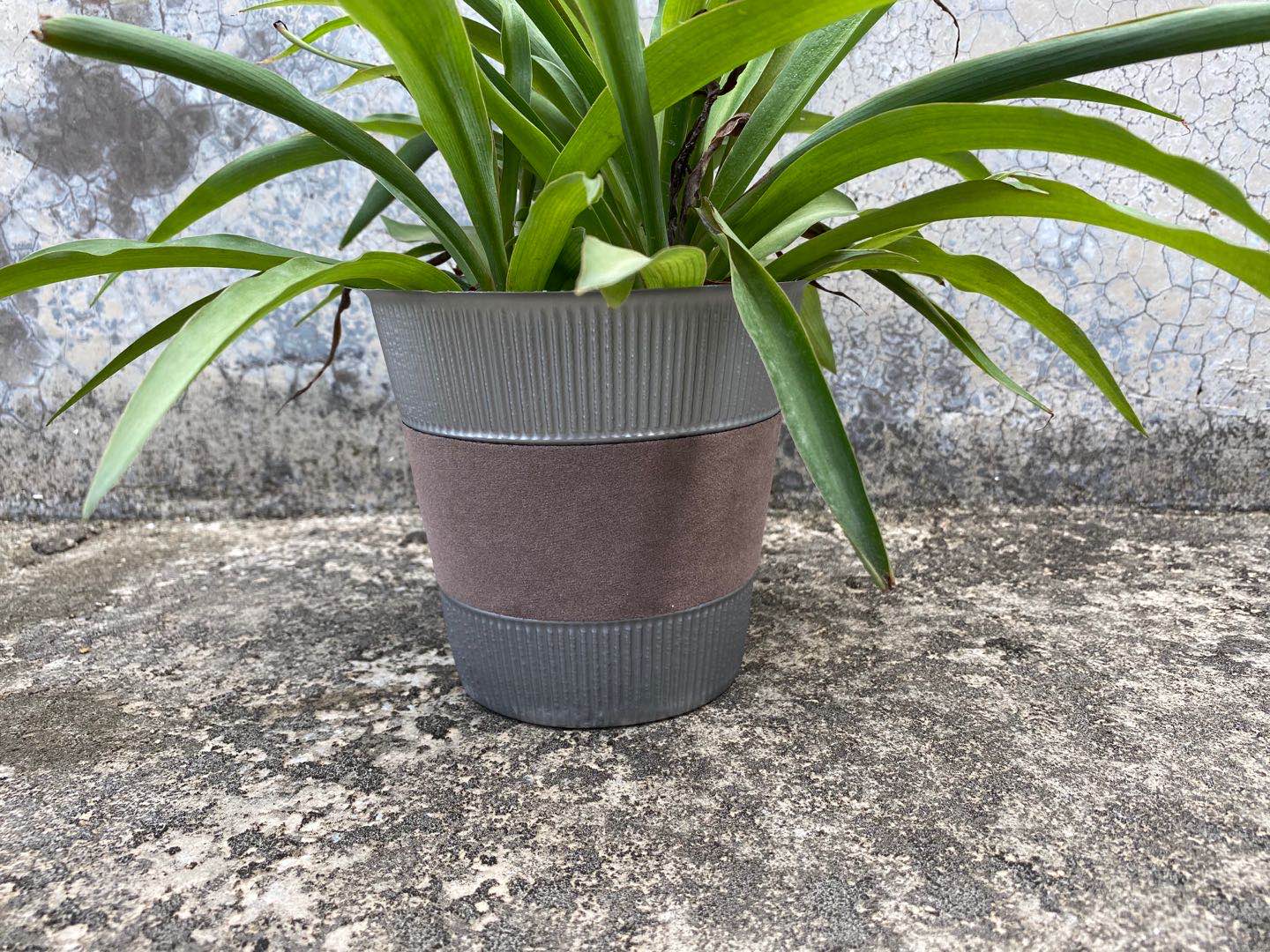 Plastic Cover Pot