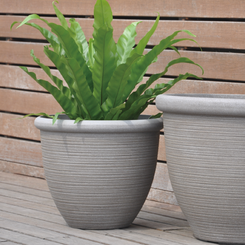 Flower Planter/Pot, Light Weight Planter with beautiful grooved texture that adds intersting depth