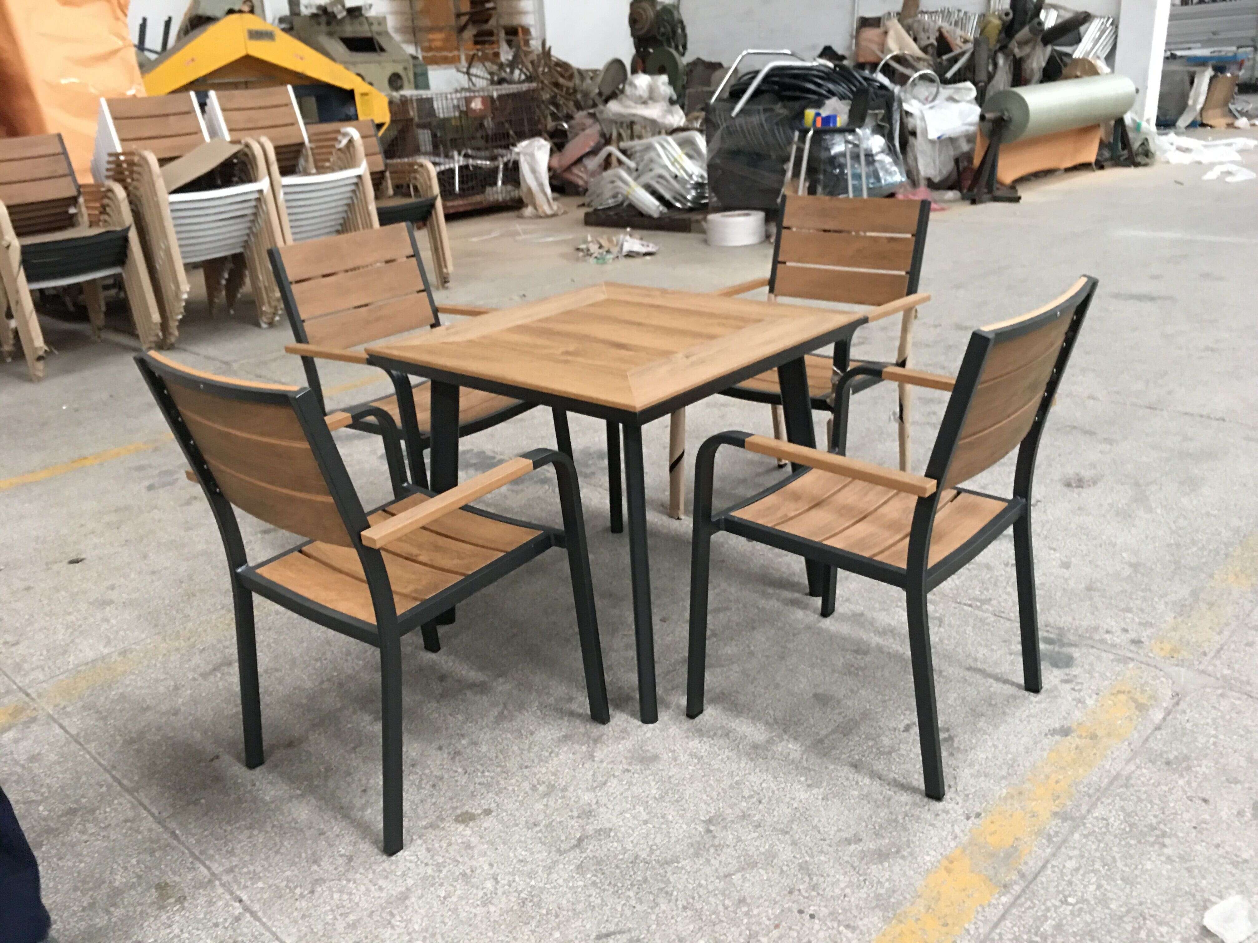 Chairs&table