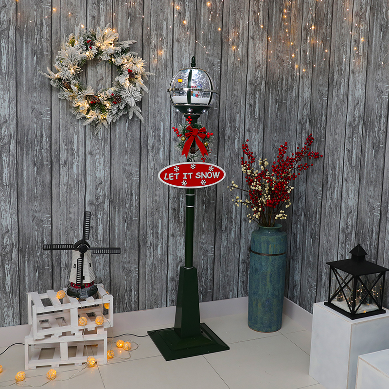 1.75m Snowing musical globe lantern