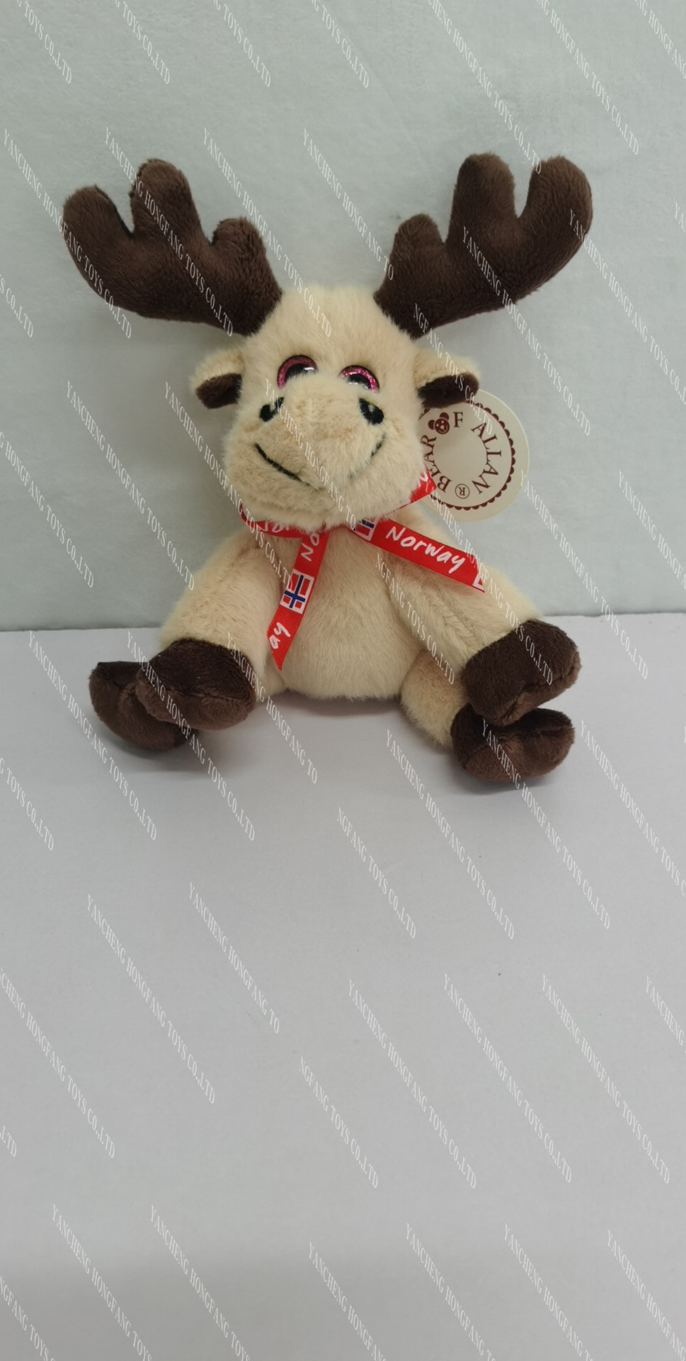Moose with ribbon