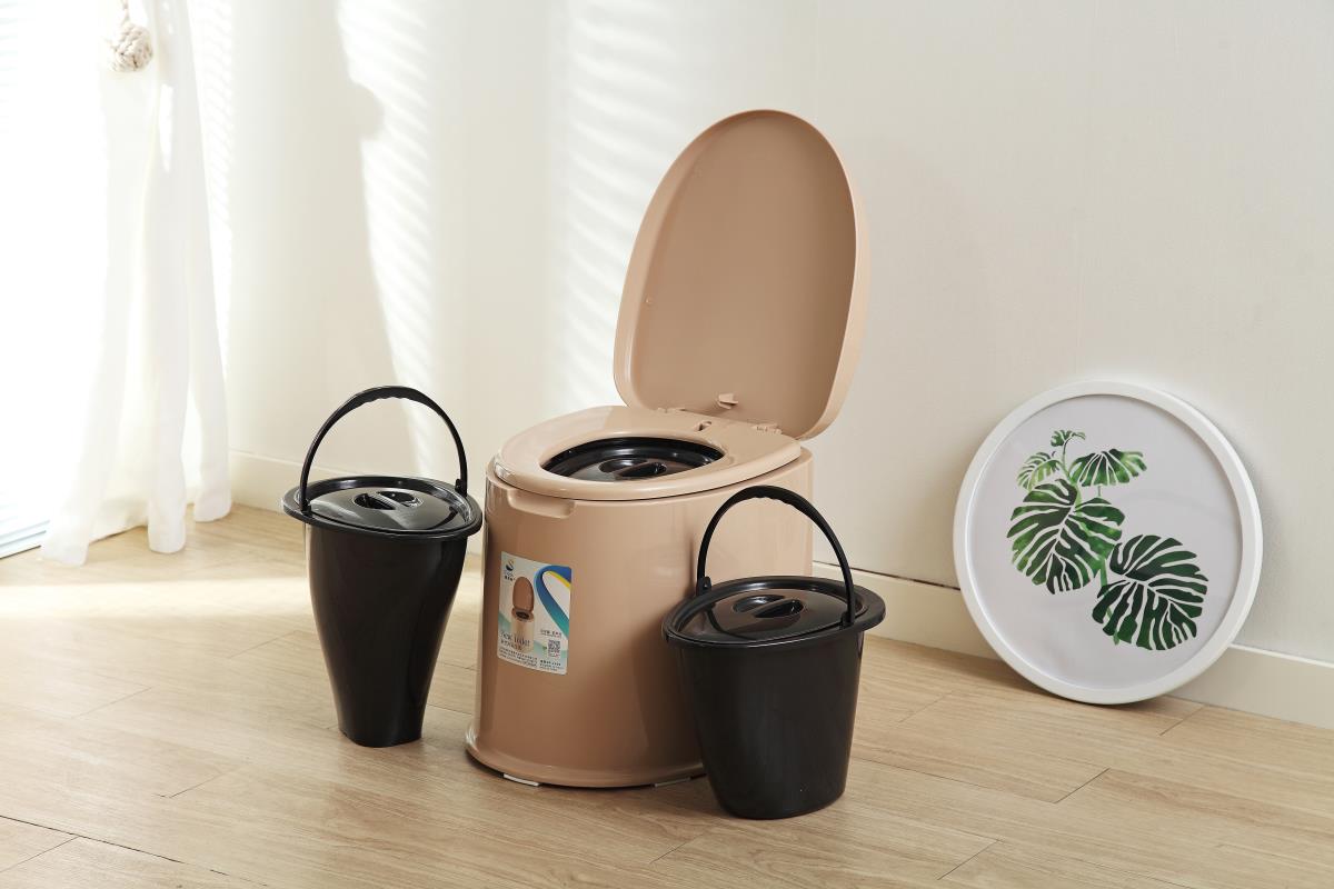 Portable toilet