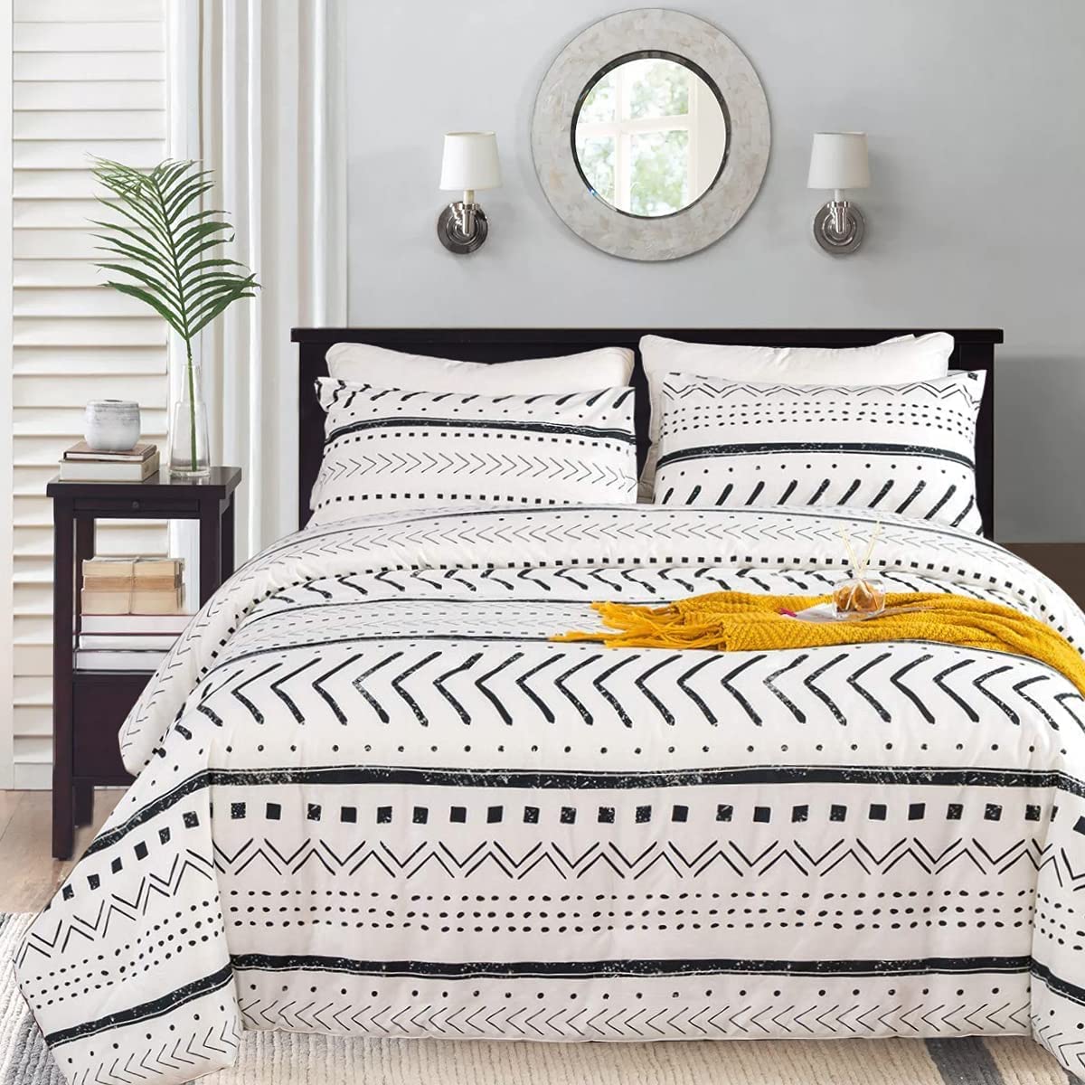 Adult Triangle Geometric Quilts Black Striped Comforter Sets with 2 Pillowcases
