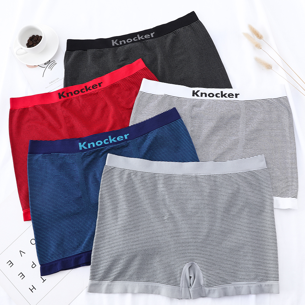 Mens' seamless boxer