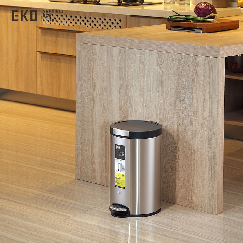 Artistic Step Bin