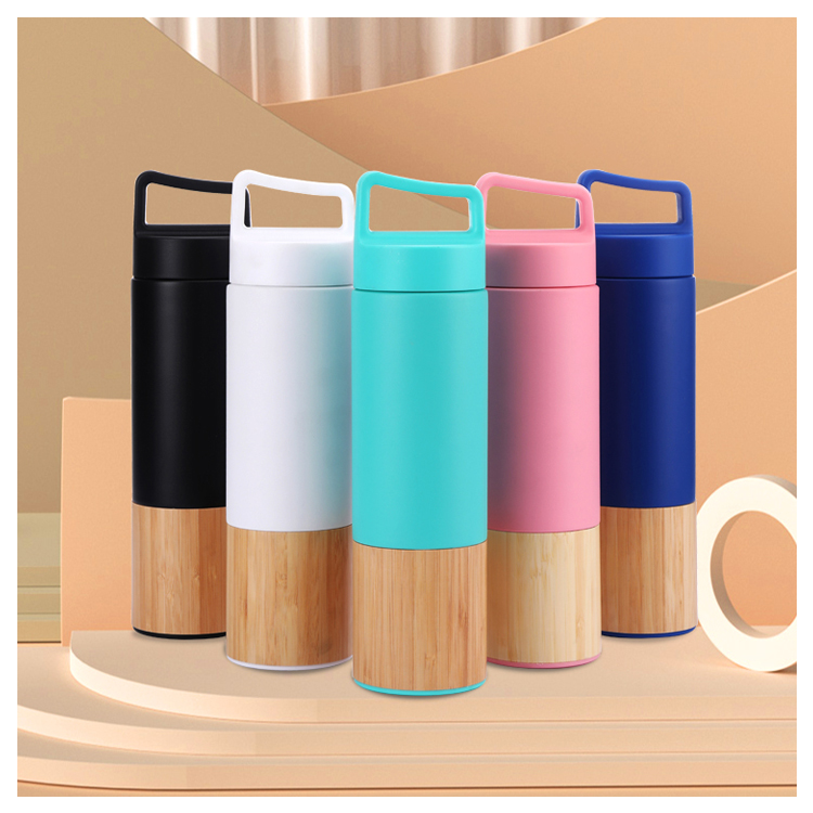 Vacuum bottle with bamboo