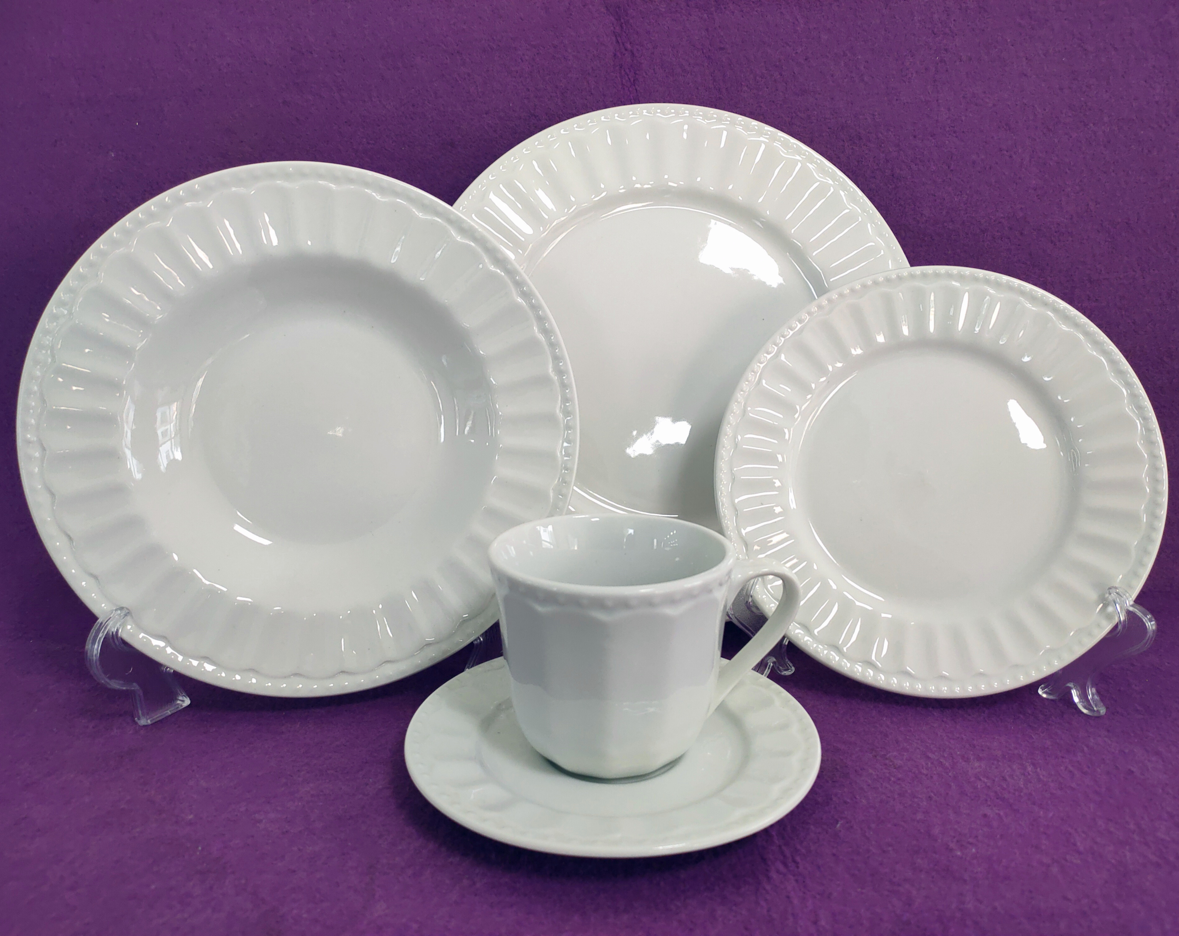 Embossed Porcelain Dinnerware Sets