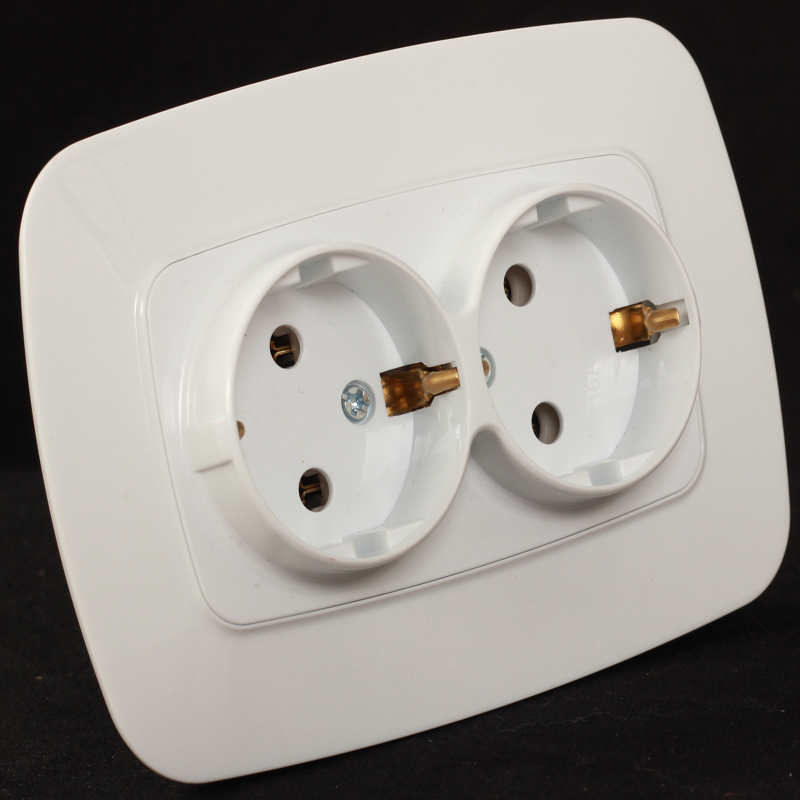 8604-11 double socket with earth